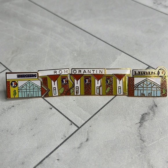 Vintage French E. LeClerc Interlocking Goldtone Lapel Pins - Set of 7 Pins - Picture 2 of 5